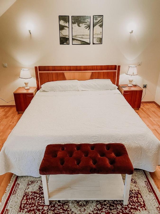 Cosy Bedroom For 2 With Balcony In A Family Villa Turnu Măgurele Εξωτερικό φωτογραφία