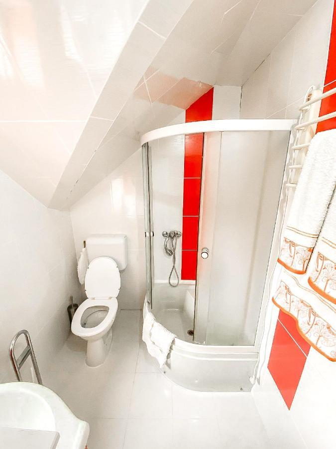 Cosy Bedroom For 2 With Balcony In A Family Villa Turnu Măgurele Εξωτερικό φωτογραφία