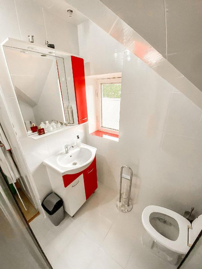 Cosy Bedroom For 2 With Balcony In A Family Villa Turnu Măgurele Εξωτερικό φωτογραφία