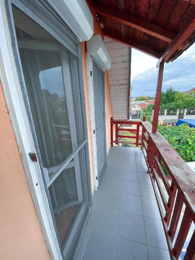 Cosy Bedroom For 2 With Balcony In A Family Villa Turnu Măgurele Εξωτερικό φωτογραφία