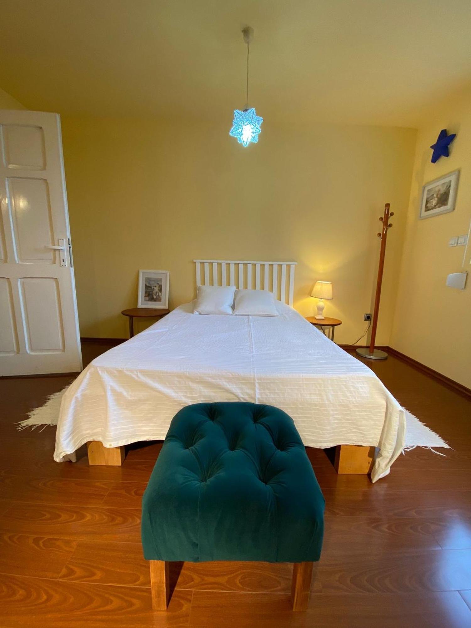 Cosy Bedroom For 2 With Balcony In A Family Villa Turnu Măgurele Εξωτερικό φωτογραφία